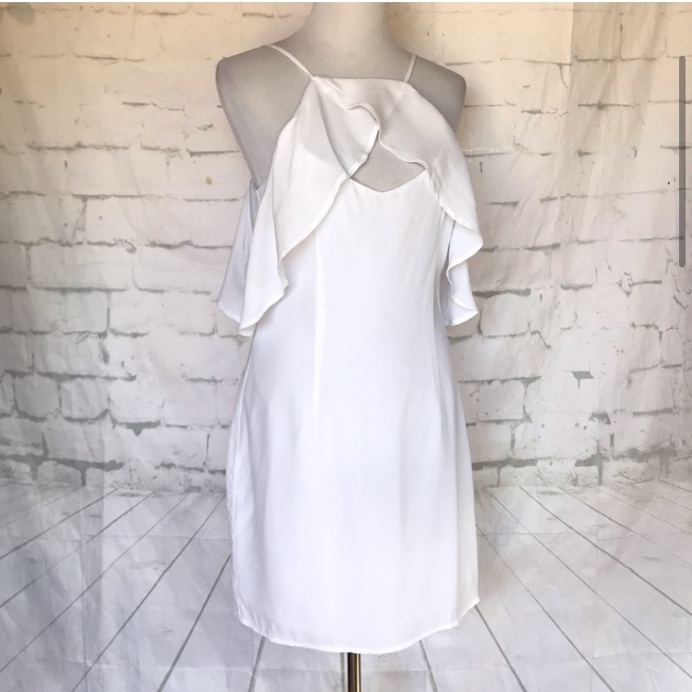 White off the shoulder dress by BB Dakota size 6 - Picture 3 of 11